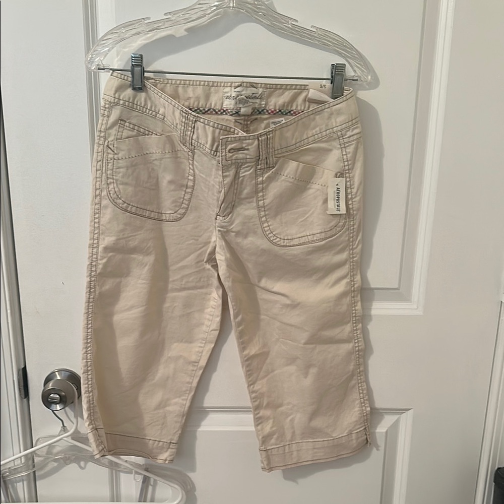 Aeropostale Cream Capris